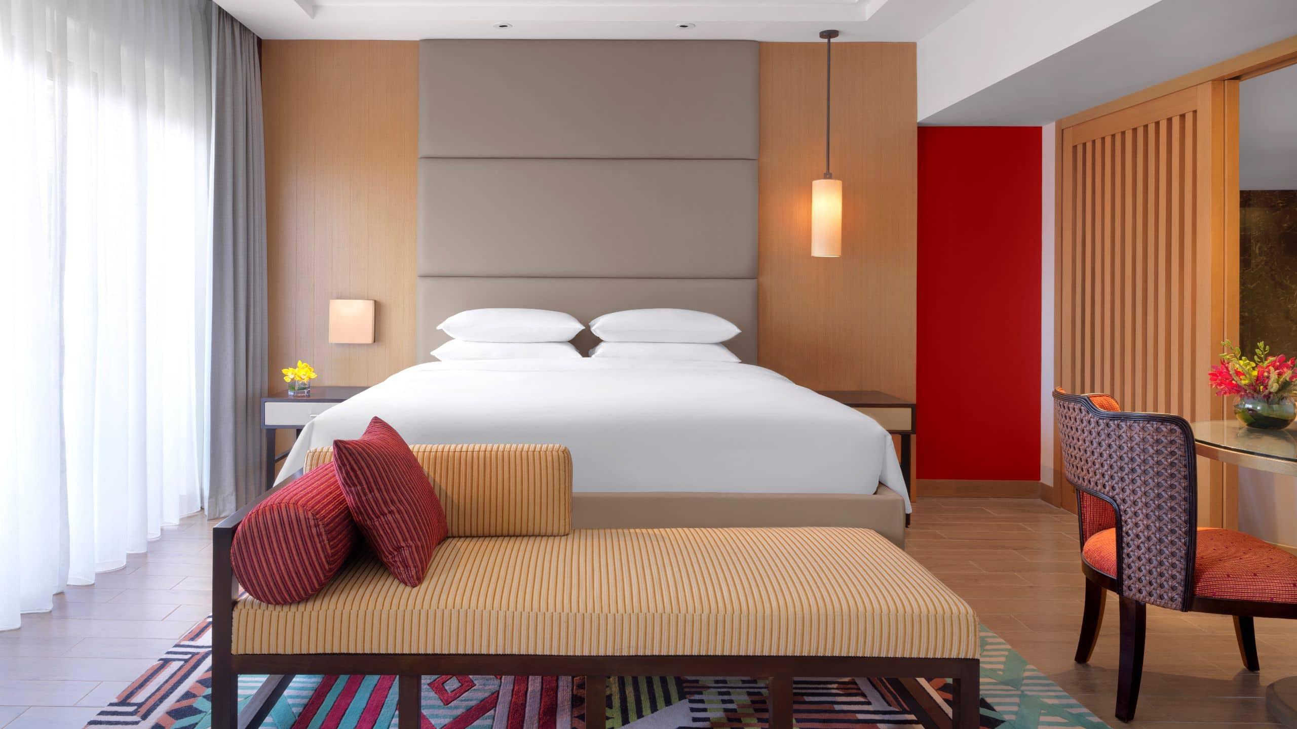 Hyatt Regency Kuantan Resort Exteriér fotografie A bedroom at the hotel