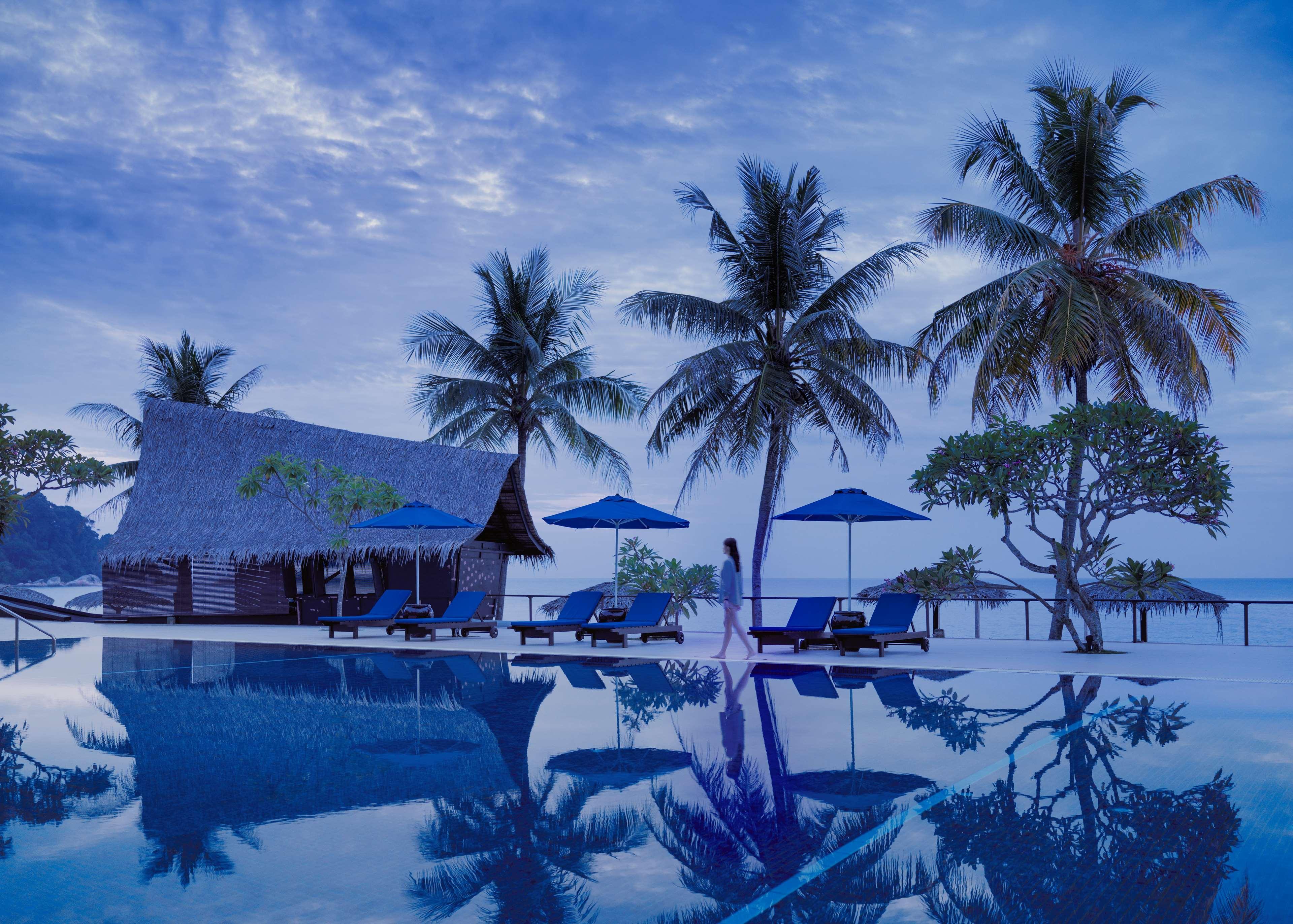 Hyatt Regency Kuantan Resort Exteriér fotografie The resort's infinity pool