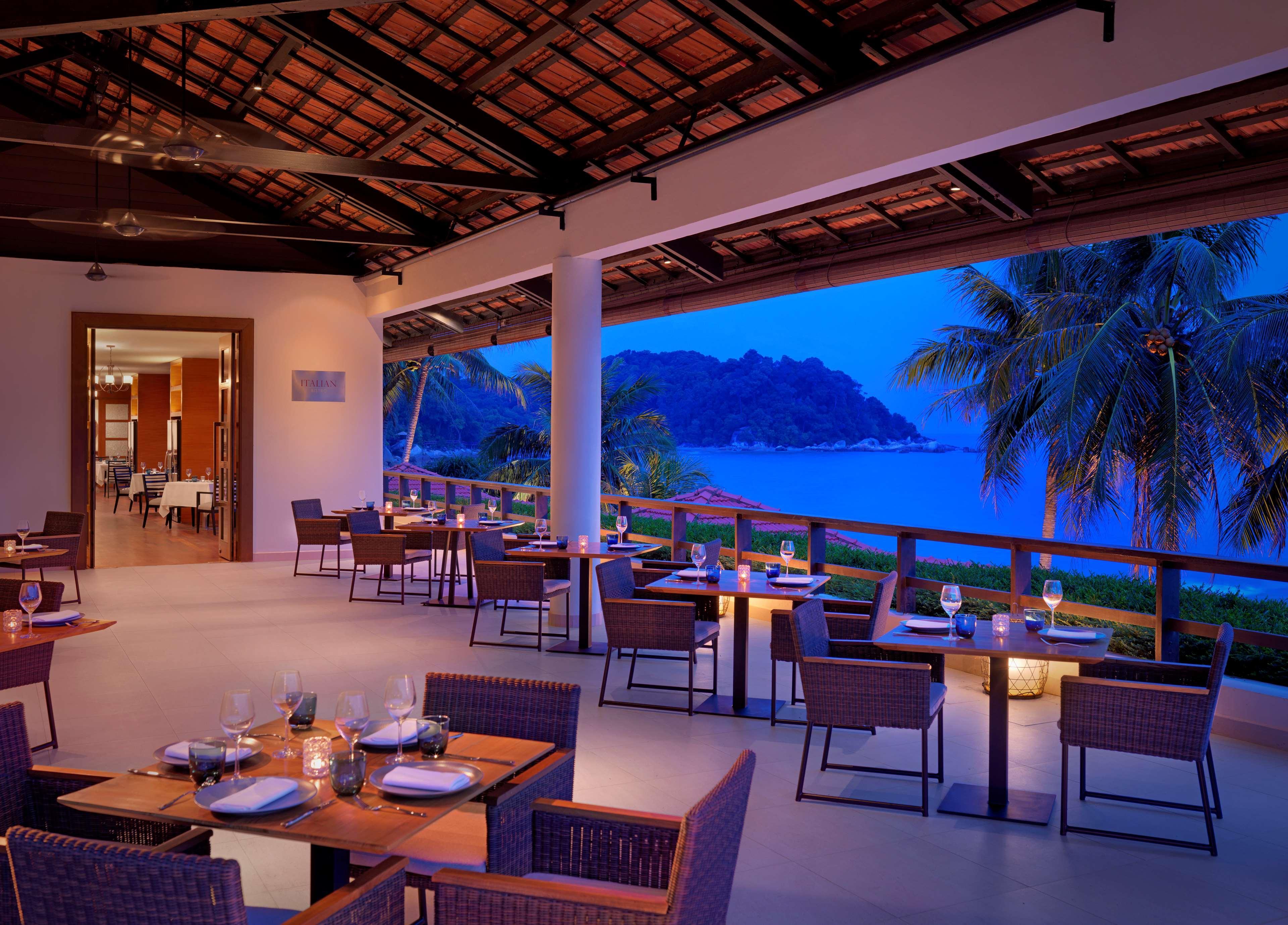 Hyatt Regency Kuantan Resort Exteriér fotografie The Deck