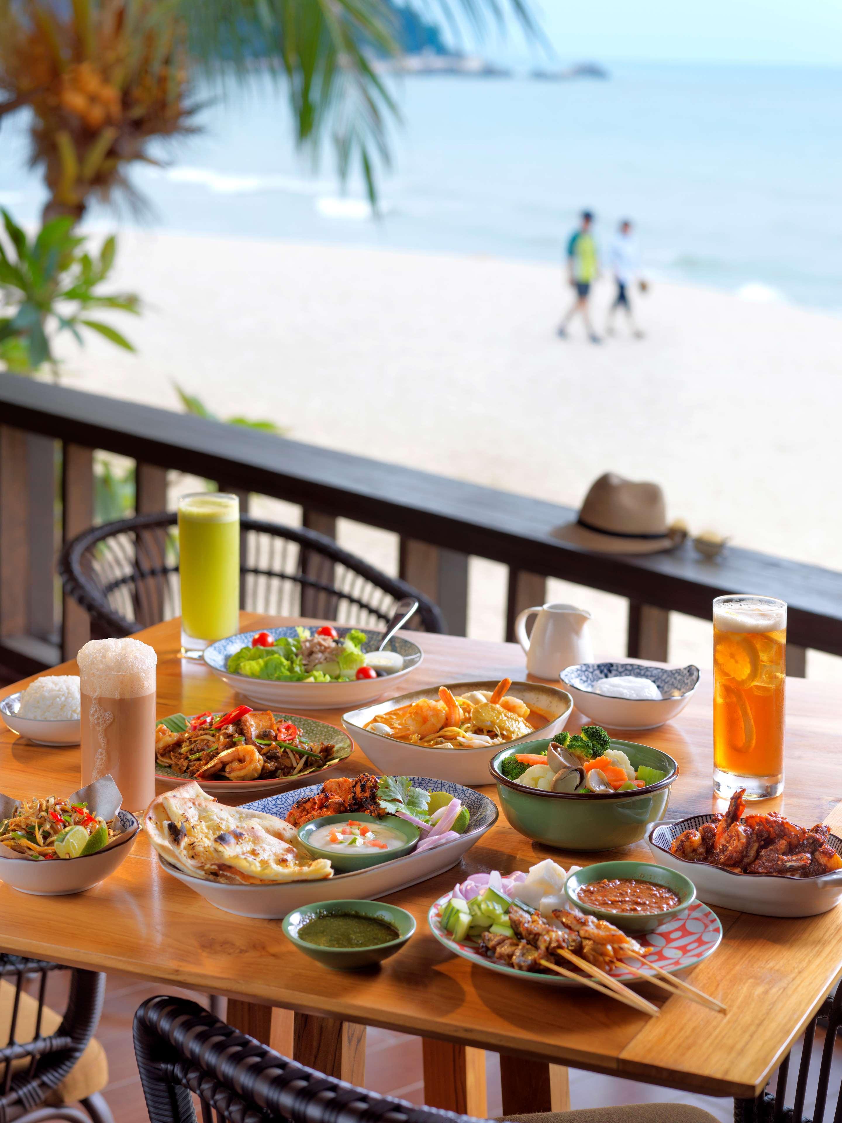 Hyatt Regency Kuantan Resort Exteriér fotografie A selection of Thai cuisine