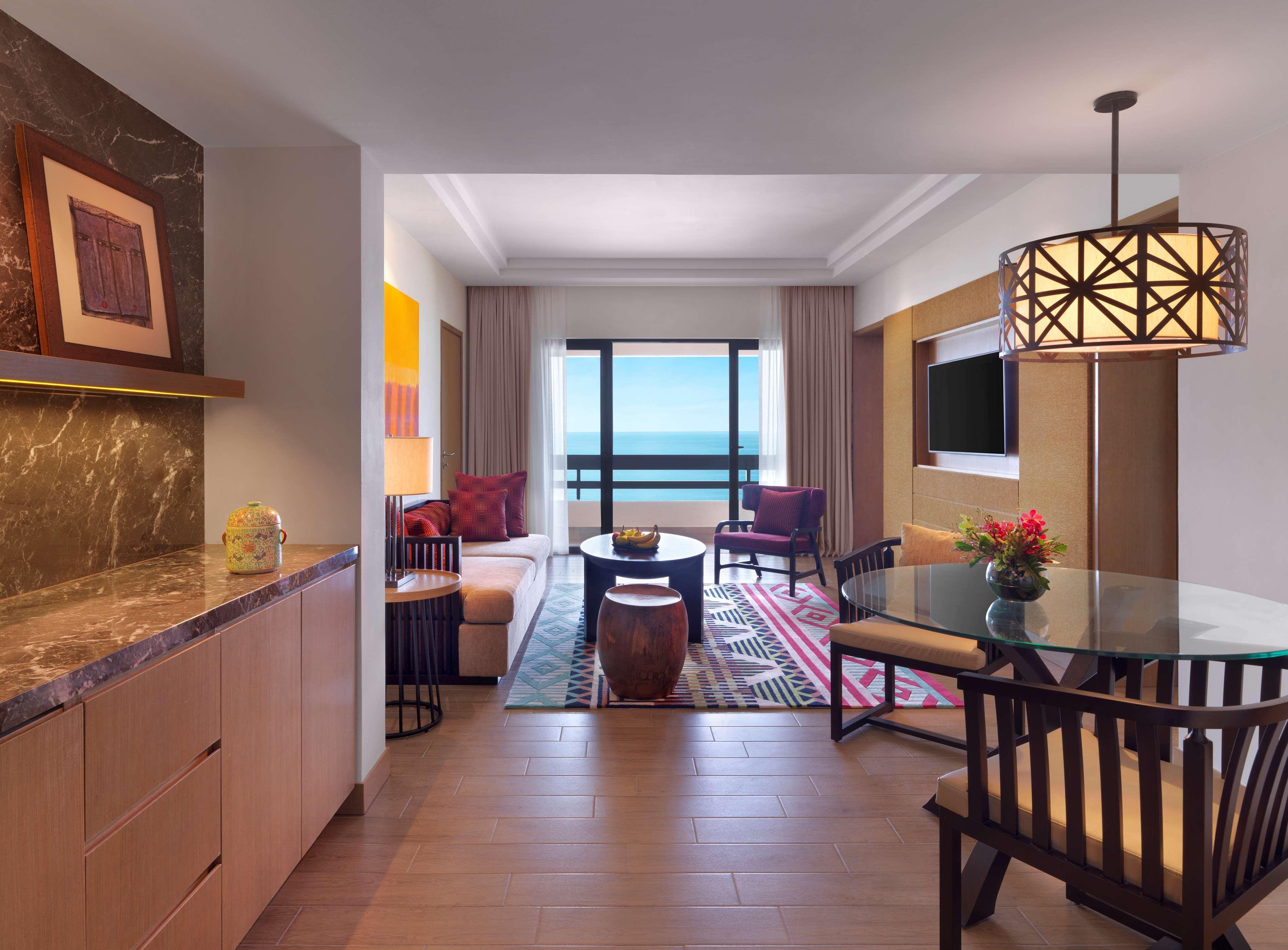 Hyatt Regency Kuantan Resort Exteriér fotografie A suite at the W Maldives