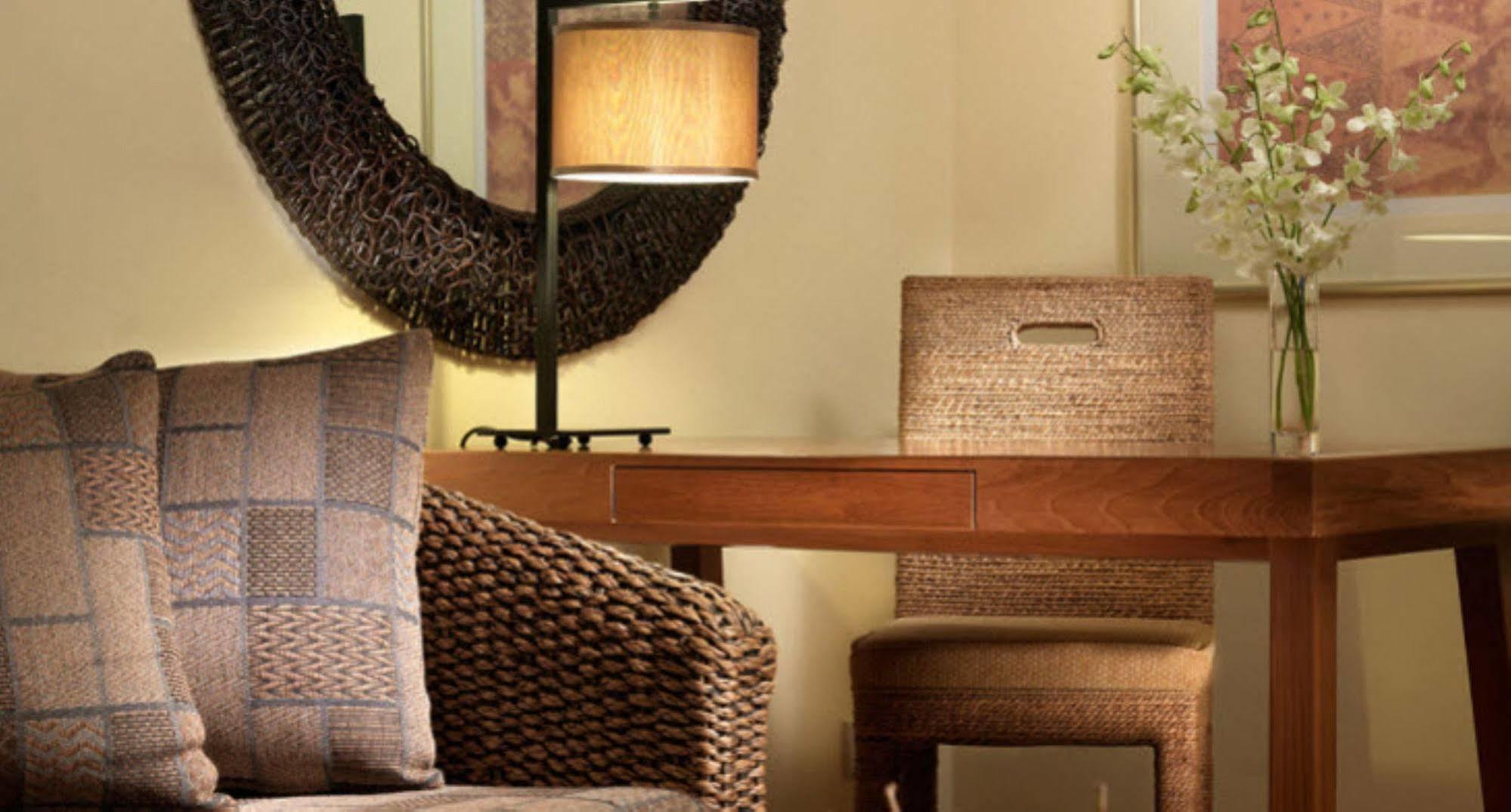 Hyatt Regency Kuantan Resort Exteriér fotografie A table lamp