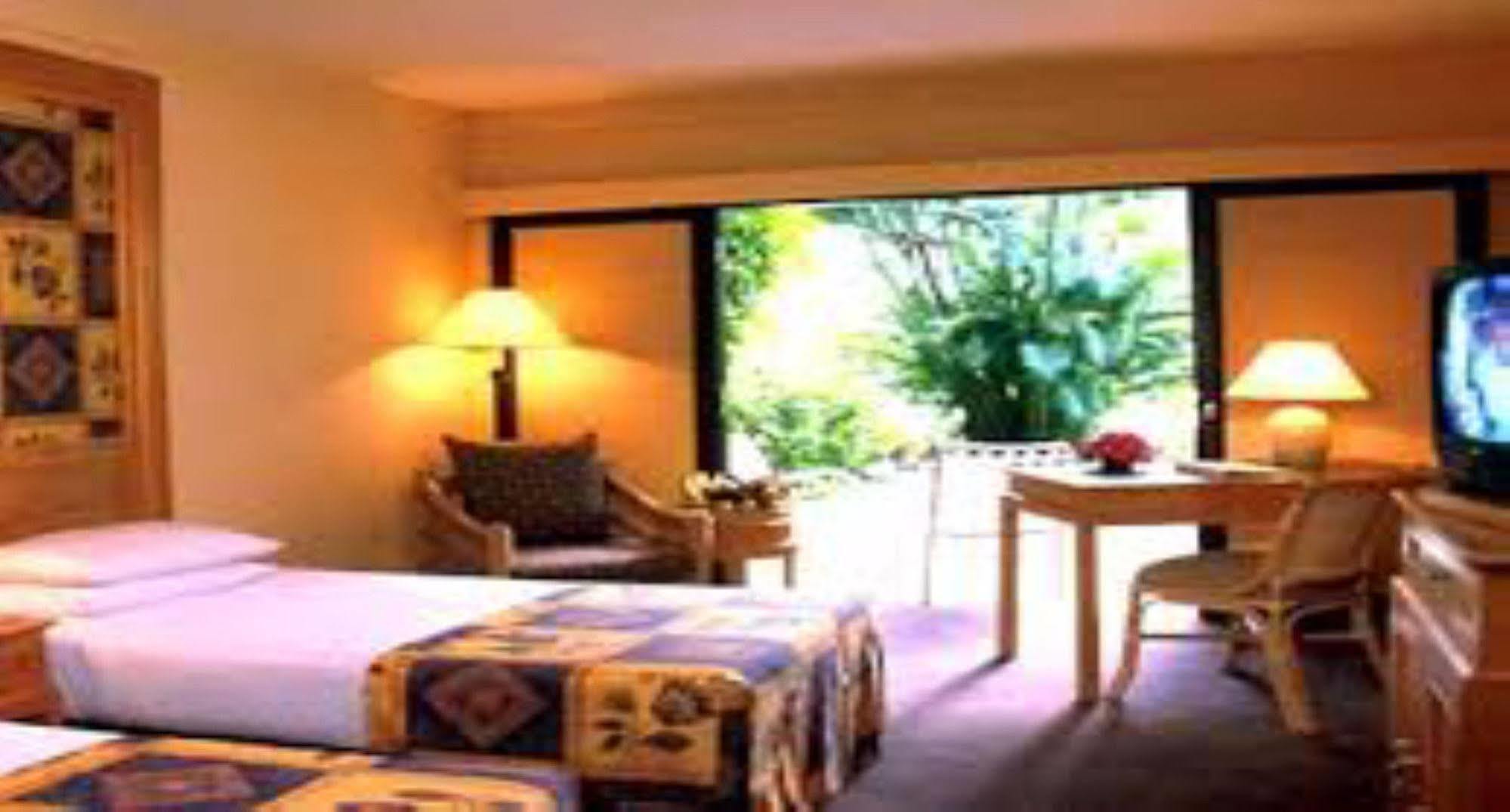 Hyatt Regency Kuantan Resort Exteriér fotografie A room at the hotel